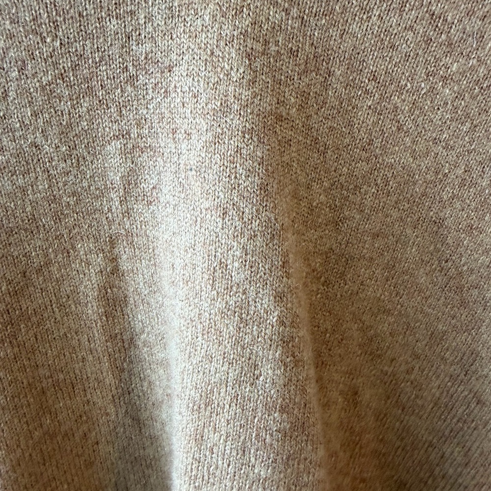 Uniqlo Men's V-Neck Brown cashmere Sweater - Picture 3 of 4